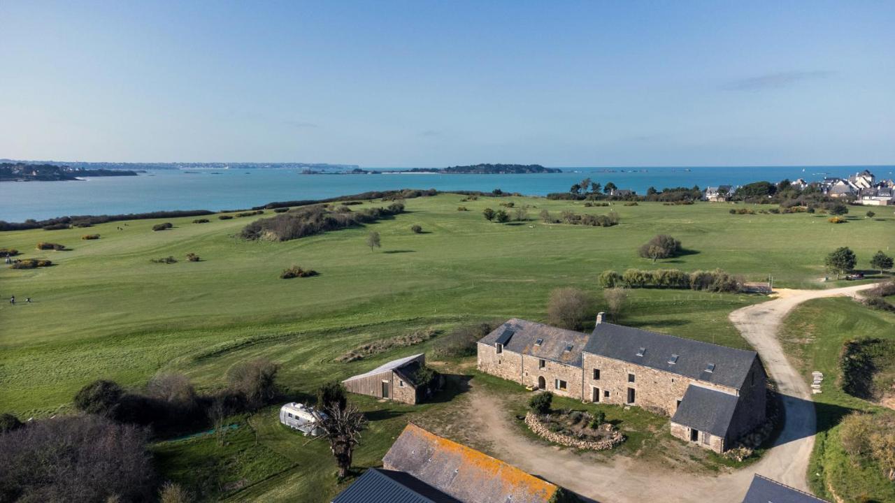 La Ferme Du Golf, Gite Atypique Et Artistique Lancieux Esterno foto
